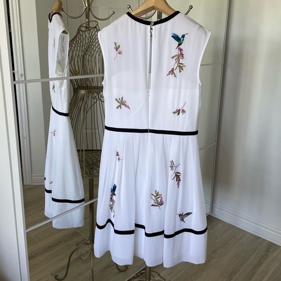 Exquisite Ted Baker dress, with detailed embroidery and high quality lining - Picture 2 of 5